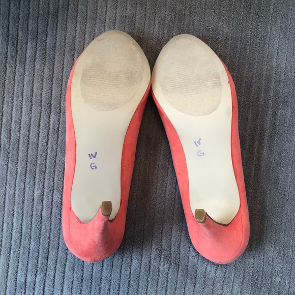 Madden Girl Papaya Color Suede Pumps - Picture 5 of 7